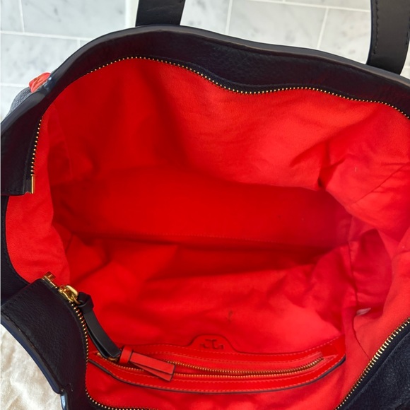 Tory Burch navy leather bag with hot red stitching - Picture 4 of 6